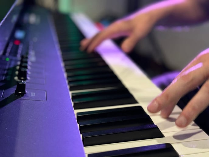 Gallery photo 16 of B's Keys Dueling Pianos