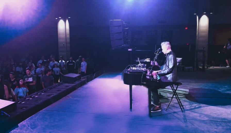 Gallery photo 2 of B's Keys Dueling Pianos