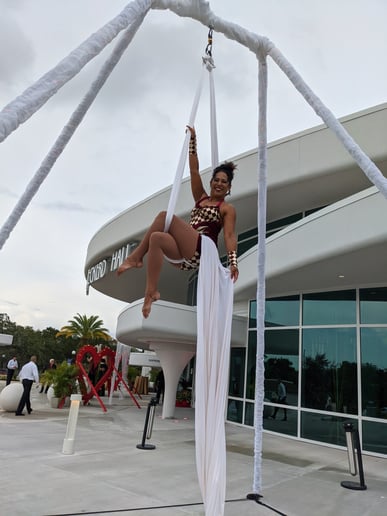 Gallery photo 4 of Tiele Maciel