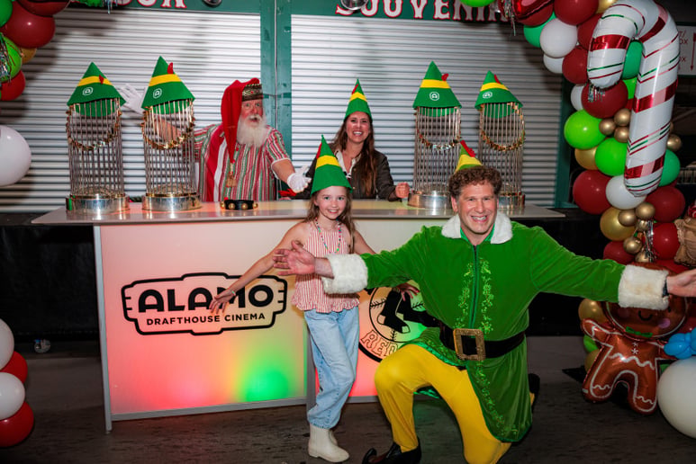 Gallery photo 4 of Buddy the Elf (Boston)