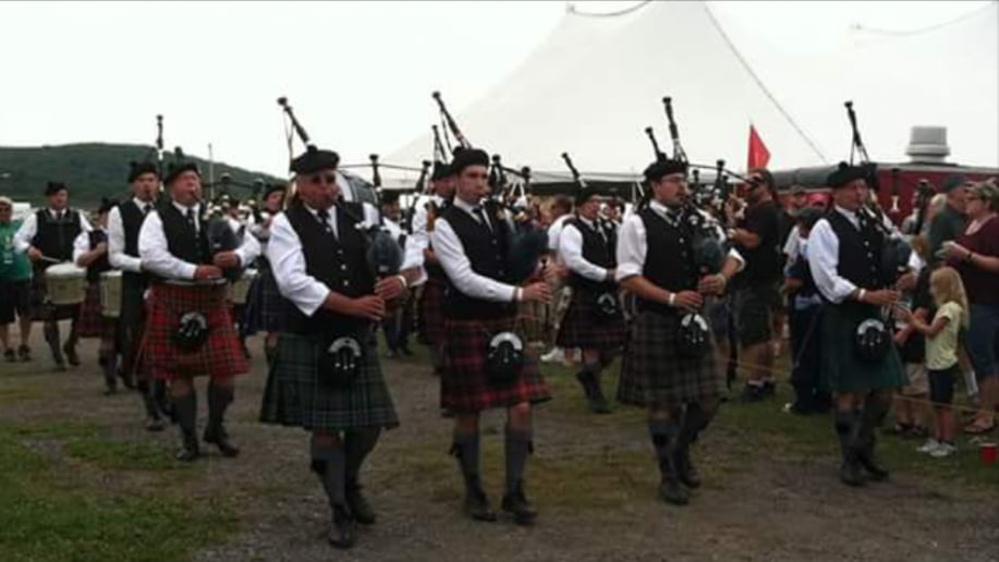Gallery photo 1 of Buffalo Bagpipe Band Club