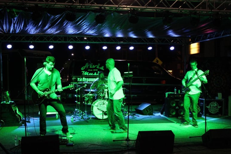 Gallery photo 15 of Buford T. Judd and the Dumptrucks