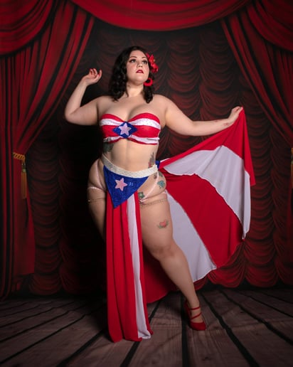 Gallery photo 3 of Marie La'Pearl Burlesque