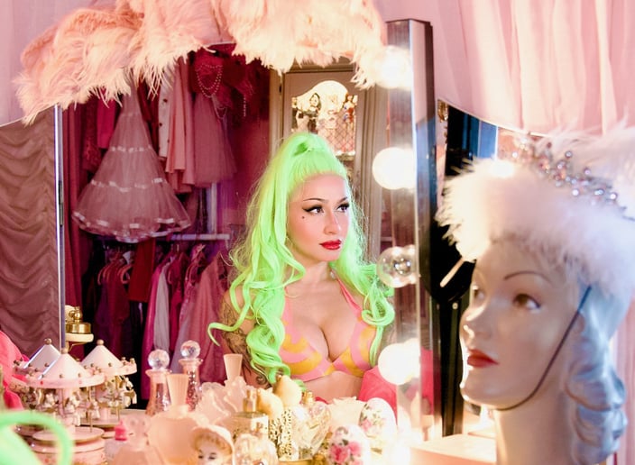 Gallery photo 7 of Honey Sabina Burlesque