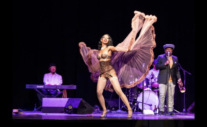 Gallery photo 4 of Mz Juno Burlesque