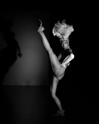 Gallery photo 6 of Mz Juno Burlesque