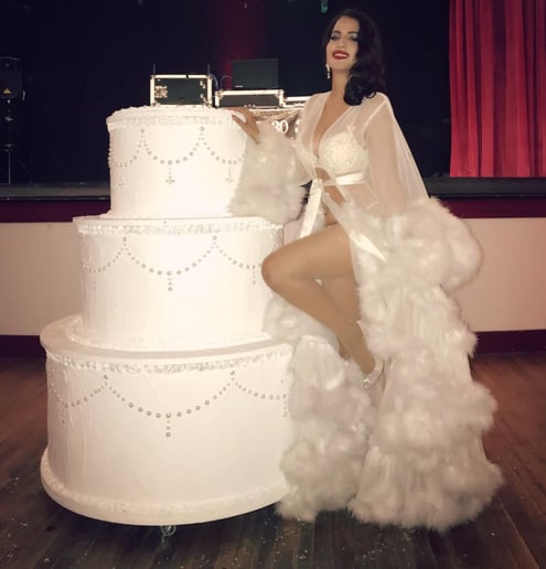 Gallery photo 1 of Lila Starlet- Burlesque Artist