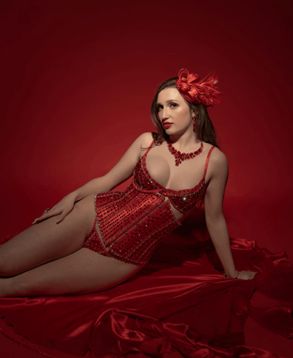Gallery photo 1 of Burlesque singer and dancer