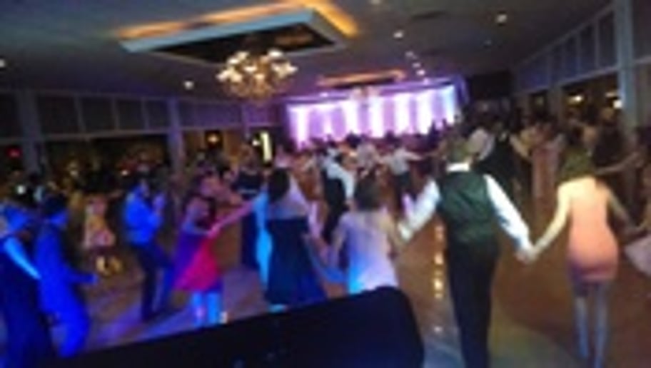 Gallery photo 1 of Byron In Motion