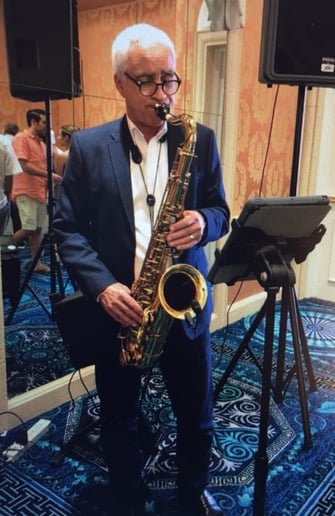 Gallery photo 1 of Cafe Accordion / Sax