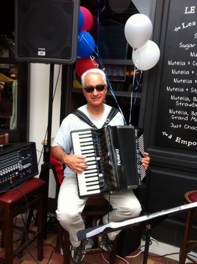 Gallery photo 2 of Cafe Accordion / Sax