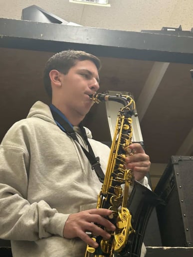 Gallery photo 1 of CaidenOnSax