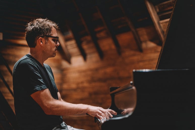 Gallery photo 1 of Caleb Nei Jazz