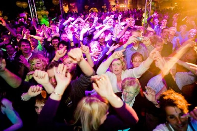Gallery photo 10 of California Dueling Pianos