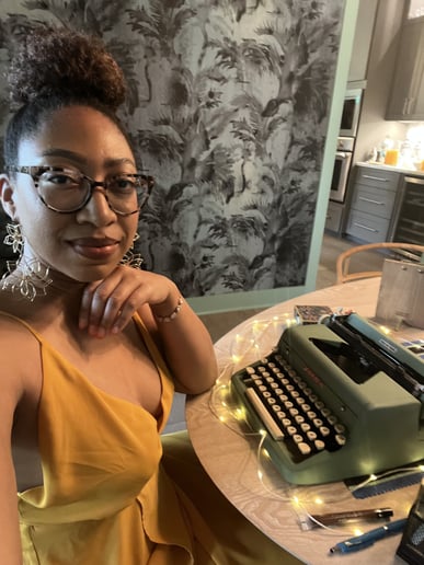 Gallery photo 2 of Camari - Typewriter Poet, Poetry Reading
