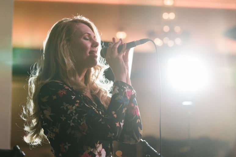 Gallery photo 5 of Candice Sand Live
