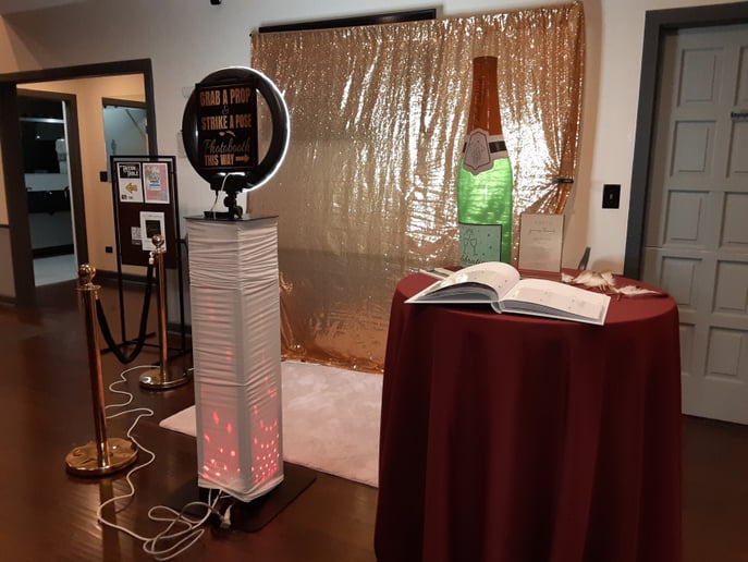 Gallery photo 1 of Candid 360 Photo Booth Wisconsin