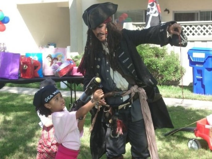 Gallery photo 3 of Captain Jack / O C Party Pirate