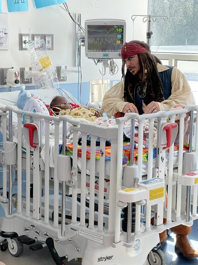 Gallery photo 2 of Captain Jack Sparrow Impersonator