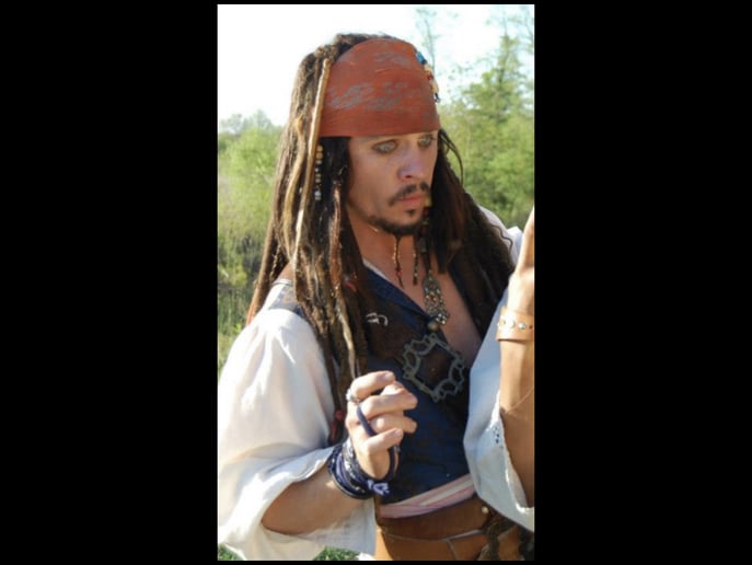 Gallery photo 8 of Captain Jack Sparrow Impersonator