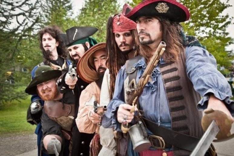 Gallery photo 2 of Captain Jack Sparrow Impersonator