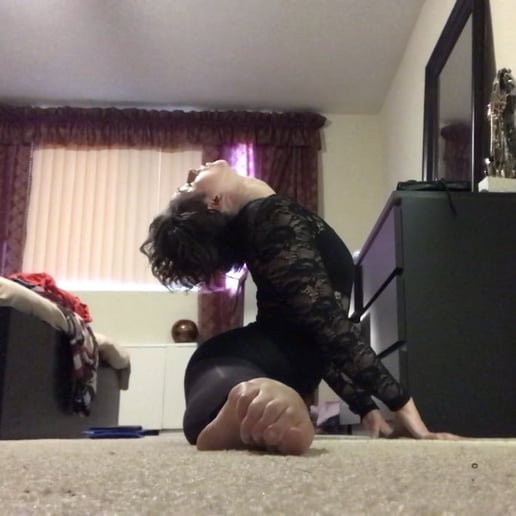Gallery photo 3 of Captivating Contortion