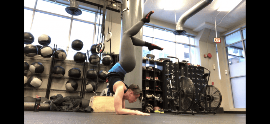 Gallery photo 5 of Captivating Contortion