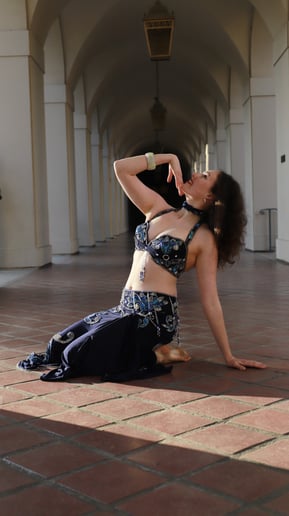 Gallery photo 2 of Captivating Solo Bellydance Show!