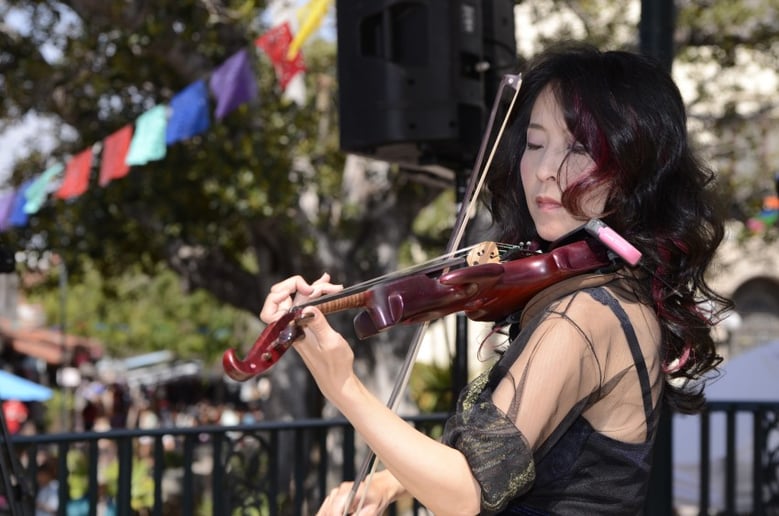 Gallery photo 8 of Cara-C Pop Violinist