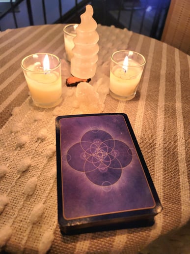 Gallery photo 4 of Tarot and Palm Readings with Amy