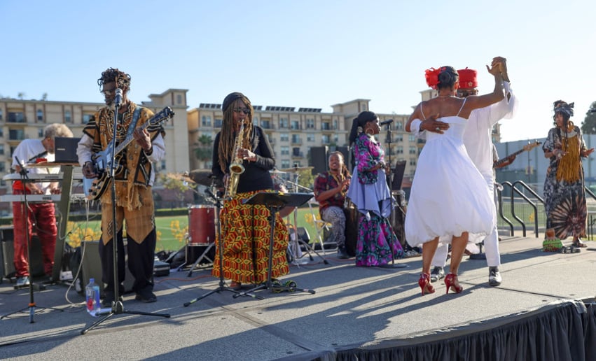 Gallery photo 1 of Queen Nyanza And The Royal Family