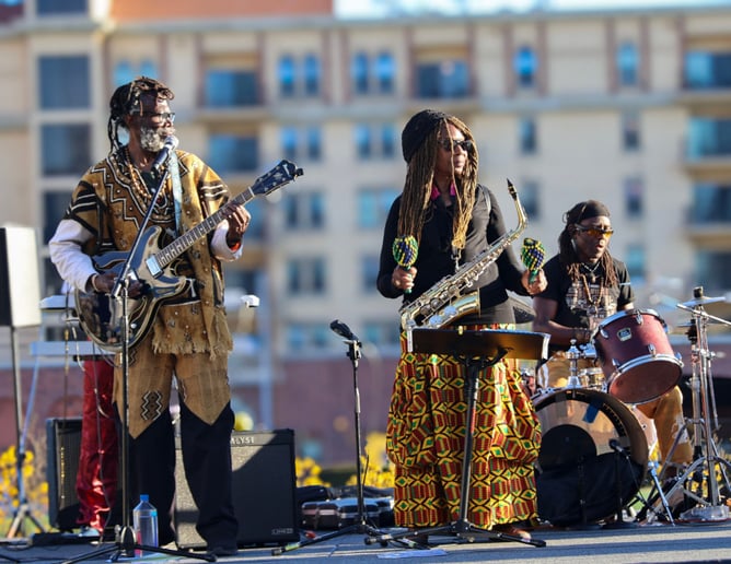 Gallery photo 2 of Queen Nyanza And The Royal Family