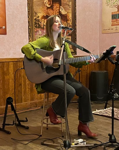 Gallery photo 1 of Carly Reirson