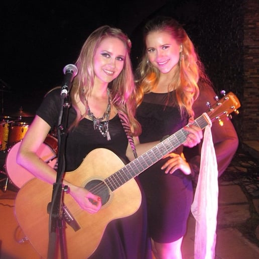 Gallery photo 5 of Carmen & Camille