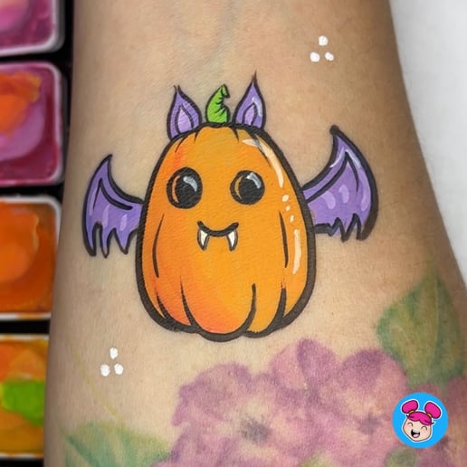 Gallery photo 7 of Carolina The Doodler Face Painting