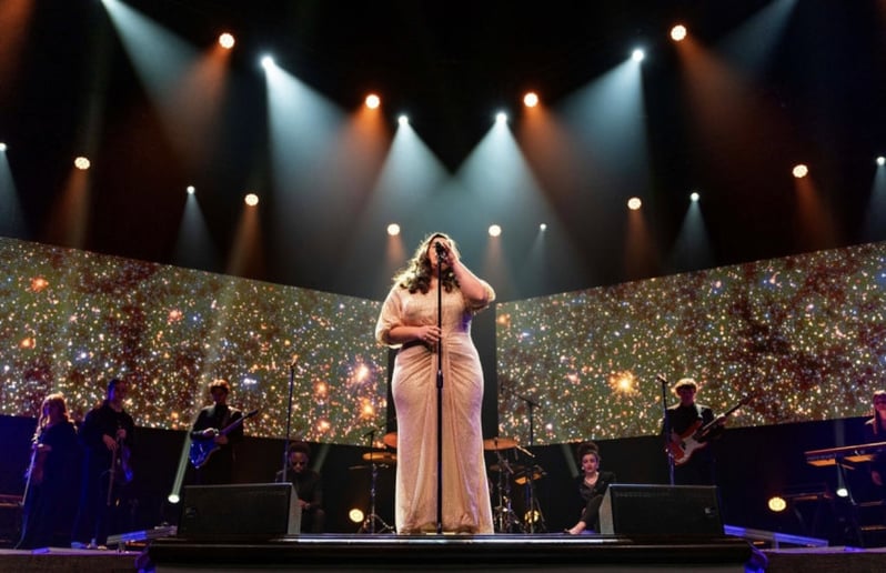Gallery photo 3 of Caroline Canning: A Versatile Vocalist