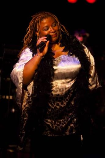 Gallery photo 9 of Queen Carolyn T