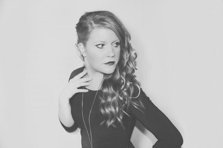 Gallery photo 6 of Caryn Dixon