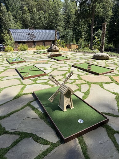 Gallery photo 2 of Cascadia Putting Club