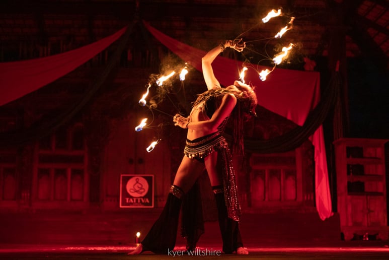 Gallery photo 4 of Casey Lee - Fire Spectacular