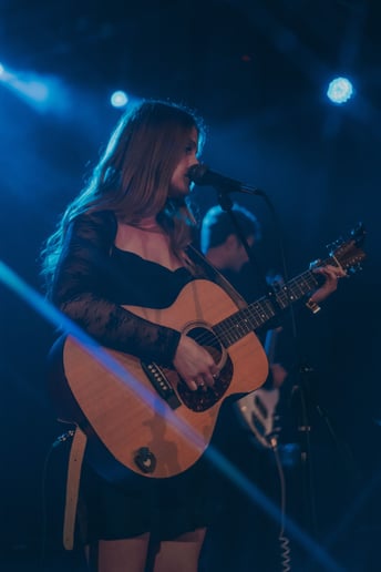 Gallery photo 5 of Casey Tutton - singing guitarist