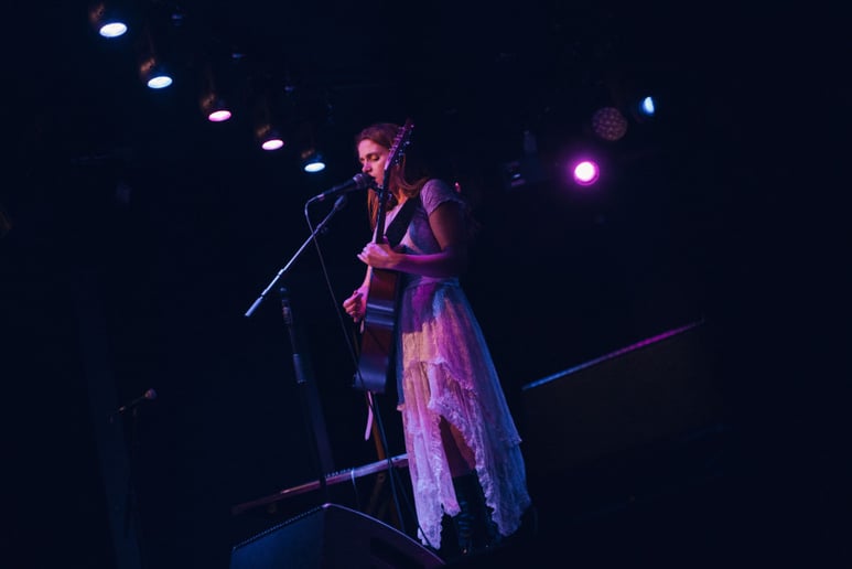 Gallery photo 7 of Casey Tutton - singing guitarist