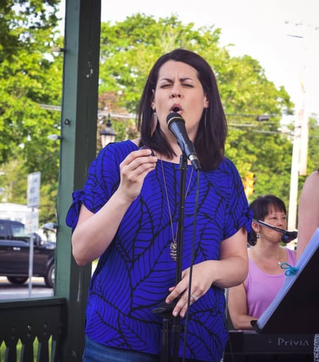 Gallery photo 4 of Cassandra Lee and the Acoustic Project