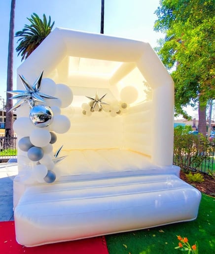Gallery photo 3 of CUITM Photo Booth & Inflatables