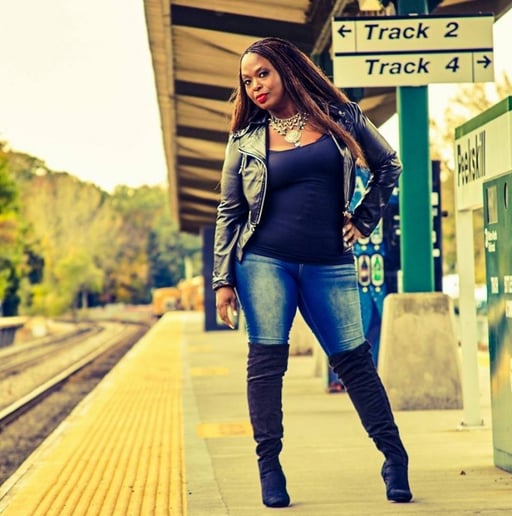 Gallery photo 4 of Cee Songbird
