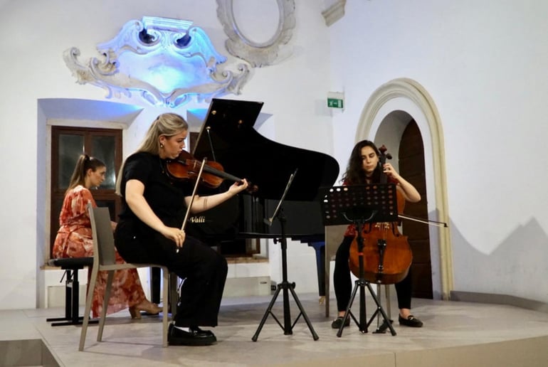 Gallery photo 4 of Cellisima- Elevated Cello Performance