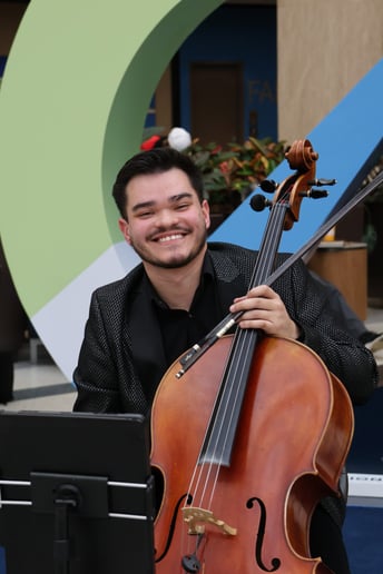 Gallery photo 4 of Cellist The Josh