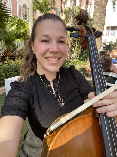 Gallery photo 4 of Cellist - Claire Burris