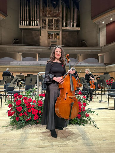 Gallery photo 2 of Cellist Zaida