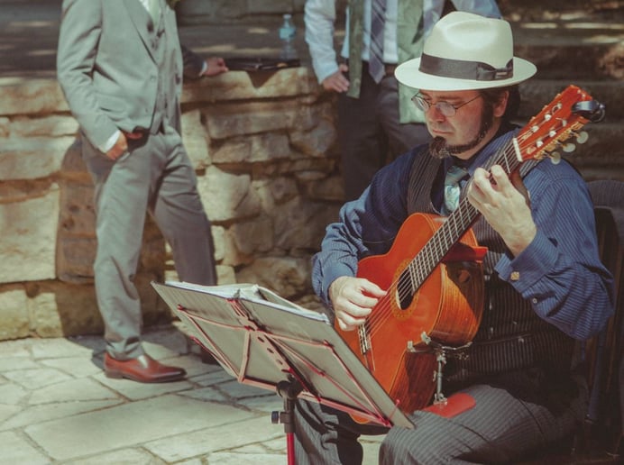 Gallery photo 5 of Samuel Lawson - Guitar, Voice, Lute